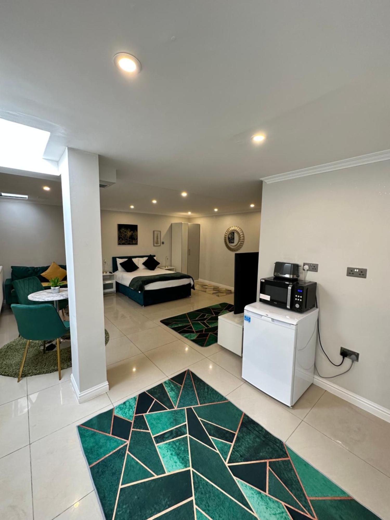 Luxury Studio Apartment Harrow on the Hill Exterior photo